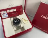 Omega Speedmaster con scatola, garanzia e libretto. Il riferimento 32710435 indica un modello iconico, un vero omega 3330.