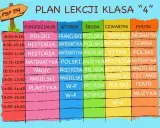Plan lekcji klasy 4 z kolorowymi polami. W poniedziałek polski, historia, matematyka, taniec, angielski, plastyka. Nowy przedmiot w szkole to informatyka w piątek.