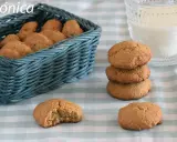 Deliciosas galletas de jengibre navideñas, recién horneadas y listas para disfrutar.