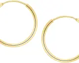 Coppia di orecchini a cerchio in oro 8 carati. Questo significa che sono composti per il 33,3% da oro puro, il resto è una lega.