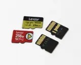 Szukasz idealnej karty do kamery wifi? Oto dwie karty Lexar 256GB, jedna czerwona V30 A2, druga żółta V60 A1.