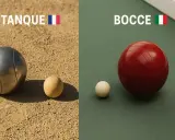 Comparaison visuelle entre les boules de pétanque françaises et les boules de bocce italiennes, montrant leurs différences de taille et de matière.
