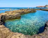 Piscinas naturales de aguas cristalinas en Gran Canaria que ver. Un paraíso para disfrutar del mar y el sol.