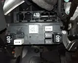 Audi A3 8P bezpieczniki opis: widok na skrzynkę bezpieczników z przekaźnikami o numerach 433, 53, 449, 395 i 460.