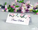 Eleganckie winietki na stół weselny z motywem różowych i białych róż. Idealne do oznaczenia miejsca Panny Młodej.