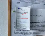 Awizo poczta: zawiadomienie o przesyłce poleconej, pozostawionej w placówce pocztowej.