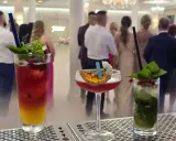 Idealne drinki na wesele: Trendy, przepisy, barman czy DIY?