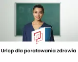 Kobieta z książkami przed tablicą, symbolizująca wsparcie w walce z depresją i możliwość skorzystania z urlopu dla poratowania zdrowia.