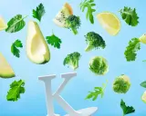 Witaj witamina K na co? Zielone warzywa i owoce: brokuły, brukselka, awokado, kiwi, cytryna, szpinak, rukola, pietruszka.