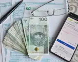 Umowa zlecenie a emerytura: pieniądze, dokumenty ZUS i logowanie do eZUS na telefonie.
