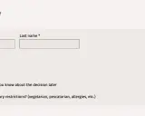 Formularz RSVP: podaj imię, nazwisko i wybierz "Tak" lub "Nie", aby potwierdzić przybycie na wesele.
