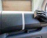 Plastiki w aucie jak nowe! Odkryj tanie i bezpieczne domowe sposoby