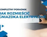 Kompletny poradnik: jak rozmieścić gniazdka elektryczne w domu. Mężczyzna montuje białe gniazdka na szarej ścianie.