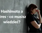 Kobieta z ręką na czole, symbolizująca stres i problemy psychiczne związane z niedoczynnością tarczycy.