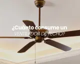 Un ventilador de techo de madera oscura, con la pregunta "¿Cuánto consume un ventilador de techo?" superpuesta.