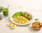 Zdrowe śniadanie na dieta jajeczna przepisy: jajecznica, awokado, warzywa, jajka na twardo, smoothie i grzanki. Idealne na początek dnia pełnego energii.