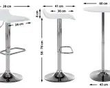 Ein Bartisch ist 108 cm hoch. Daneben sind zwei Barhocker mit verstellbarer Sitzhöhe von 65-85 cm und 58-78 cm abgebildet.