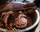 Viande grillée à la poêle : la recette facile pour un goût parfait