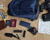 Plecak, paszport, mapa, lornetka, scyzoryk, latarka i powerbank. Wszystko, by bądź gotowy na każdą przygodę.