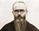 Portret brodatego mężczyzny w okularach, przypominającego świętego Maksymiliana.