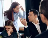 Rodzina dyskutuje o problemie za wysokich alimentów. Wzór odwołania może pomóc w tej trudnej sytuacji.