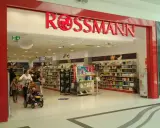 Rossmann: Jak wywołać zdjęcia? 3 metody, ceny, porady