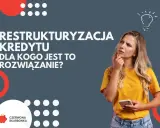 Młoda kobieta zastanawia się nad **restrukturyzacją kredytu**. Czy to rozwiązanie dla Ciebie?