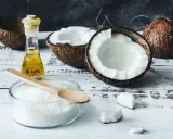 Olio di cocco e cocco grattugiato: scopri come struccarsi senza struccante con ingredienti naturali.