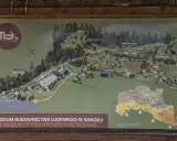 Mapa Muzeum Budownictwa Ludowego w Sanoku. Znajdziesz tu plan skansenu, sektory etnograficzne i parking. Sprawdź skansen sanok cennik, by zaplanować wizytę.