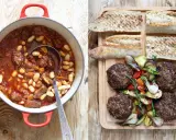 Vildsvinsgryta med bönor i röd sås och grillade biffar med grönsaker och bröd. Ett härligt recept vildsvin för middagen.