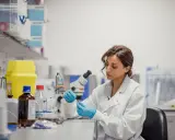 Investigación médica en mujeres: ¿Por qué la ciencia las olvidó?