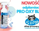 Biała butelka odplamiacza tlenowego PRO OXY BLAST na tle kwiatów i bąbelków.