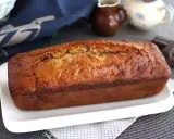 Un délicieux gâteau banane chocolat, doré et moelleux, prêt à être dégusté. Parfait pour le goûter.