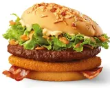 McDouble z chrupiącym krążkiem cebulowym i bekonem. Zastanawiasz się nad mcdouble kcal?