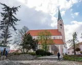 Spacer po Sobótce: kościół, park i tablice informacyjne. Atrakcje miasta czekają!