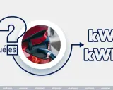 Coche eléctrico cargando. ¿Qué es la potencia y la capacidad de la batería de un coche eléctrico en kW y kWh?