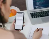 Czy fotograf przechowuje zdjęcia? RODO, umowa i Twój backup