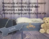 Auguri nascita semplici: un orsetto e valigie vintage, con freccia "LOVE". Benvenuto al mondo, piccolo tesoro!