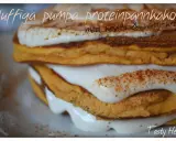 Fluffiga pumpa proteinpannkakor med kesella & vaniljkräm. Ett gott recept för en hälsosam frukost eller mellanmål.