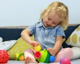 Zabawki sensoryczne dla 2-latka: Mózg dziecka pokocha te zabawy
