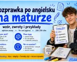Chłopak prezentuje plan eseju typu opinion essay. Grafika zawiera wskazówki dotyczące struktury i typów rozprawki na maturze.