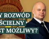 Mężczyzna w garniturze pyta: "Czy rozwód kościelny jest możliwy?". W tle kościelne wnętrze.