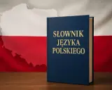 Słownik języka polskiego na tle flagi Polski. Poznaj zasady ortograficzne i wzbogacaj swoje słownictwo.