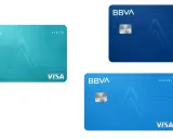 Tres tarjetas monedero BBVA: una de débito turquesa, una de crédito azul oscuro y una prepago azul claro.