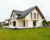 Jak rolnik zbuduje dom na działce rolnej? Poradnik bez odrolnienia