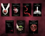 Saga Zmierzch- ile jest części? Na zdjęciu okładki 5 głównych tomów: Zmierzch, Księżyc w nowiu, Zaćmienie, Przed świtem, oraz dodatkowe: Drugie życie Bree Tanner i Życie i śmierć.