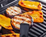 Grill w piekarniku: perfekcyjnie chrupiące dania bez dymu?