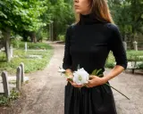 Kto na pogrzebie? Zasady, dylematy i empatyczne wskazówki