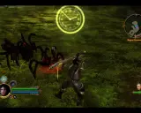 Bohater w grze Dungeon Siege 3 walczy z pająkami w lesie.