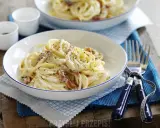 Carbonara ze śmietaną czy bez? Rozwiewamy mit i odkrywamy smak Włoch